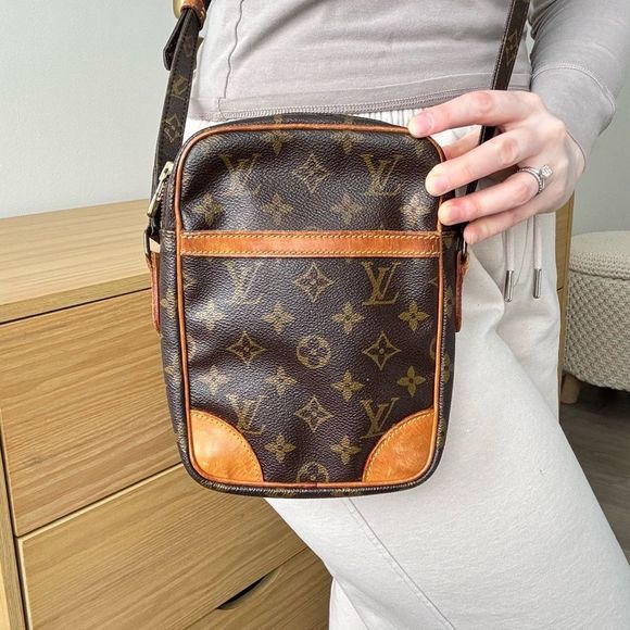 ✅AUTHENTIC✅LOUIS VUITTON DANUBE CROSSBODY BAG - Picture 16 of 16